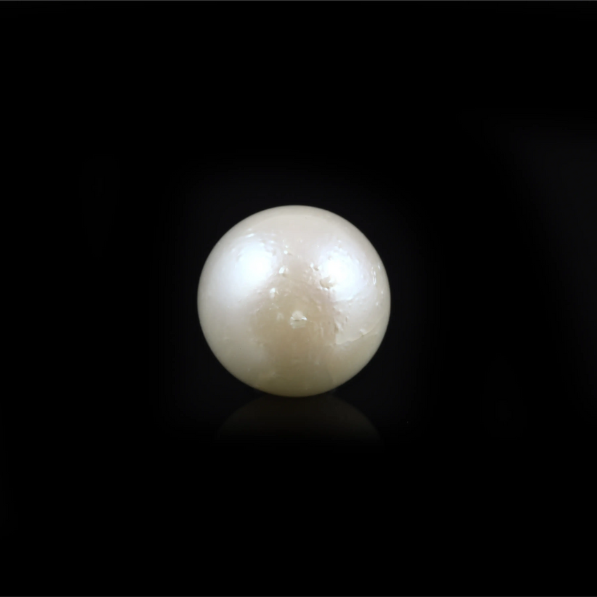 Pearl - 7.7 Carat