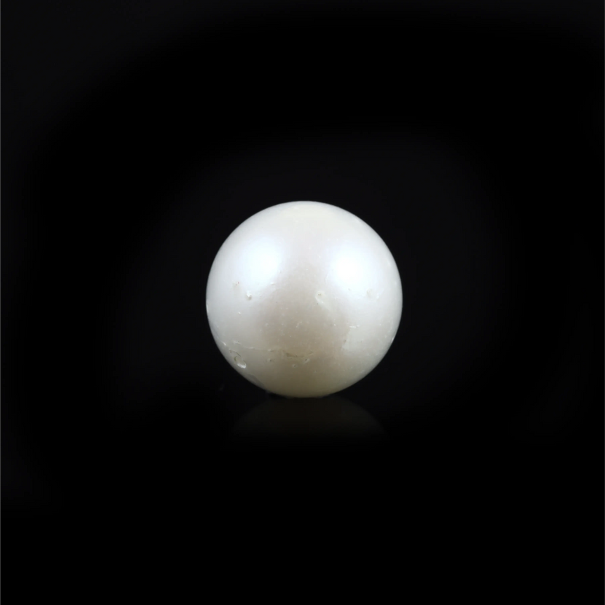 Pearl - 9.9 Carat