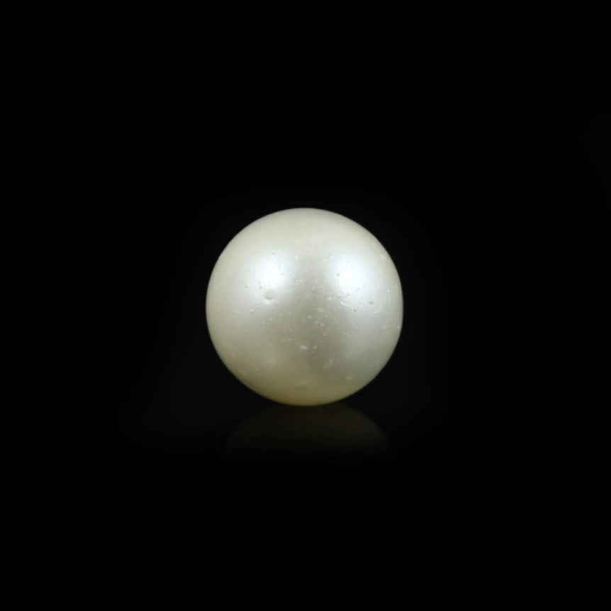Pearl - 9.9 Carat