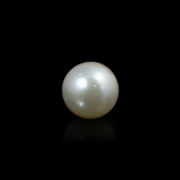 Pearl - 9.9 Carat