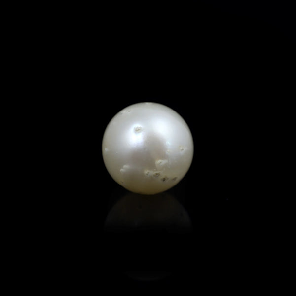 Pearl - 9.8 Carat