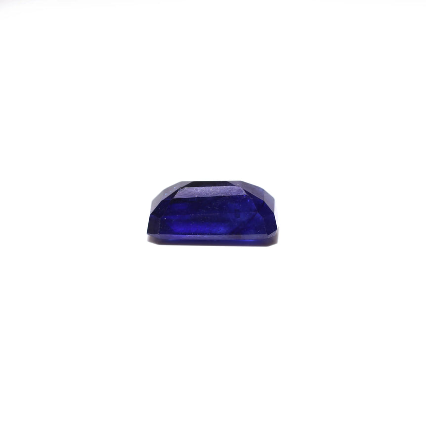Blue Sapphire - 3.88 Carat